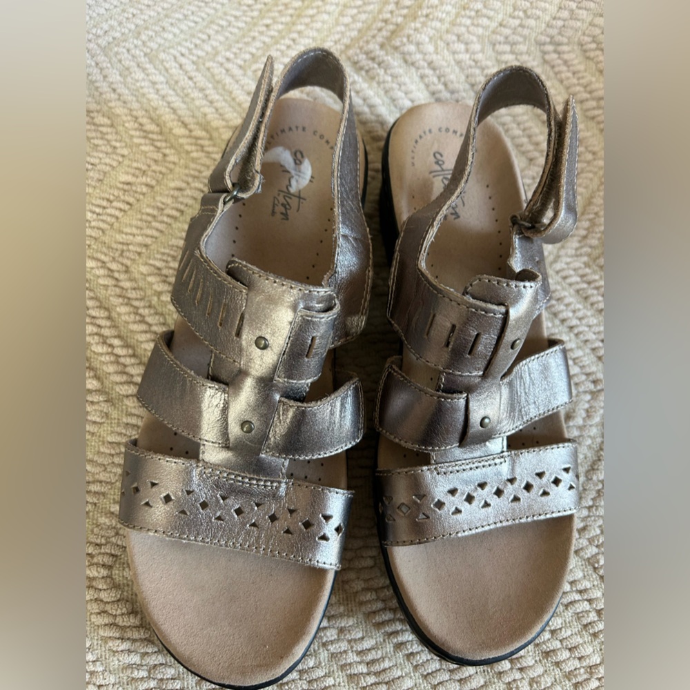 🌿2 for $20🌿Clark's metallic bronze  sandals, 9.5